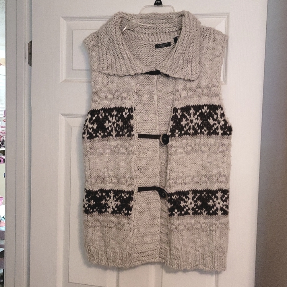 Adorable and soft alpaca blend Giogio Italian vest sz Large